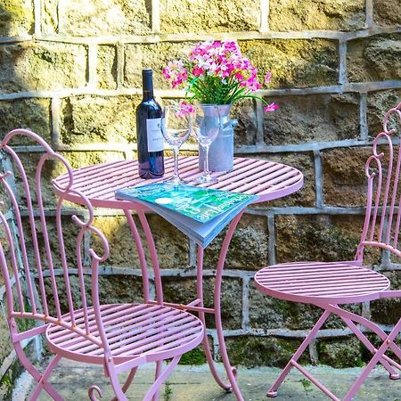 The Ilkley Hideaway Apartment Exterior photo