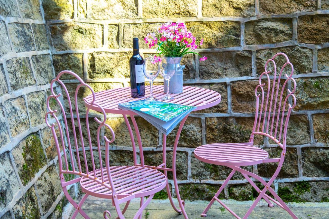The Ilkley Hideaway Apartment Exterior photo